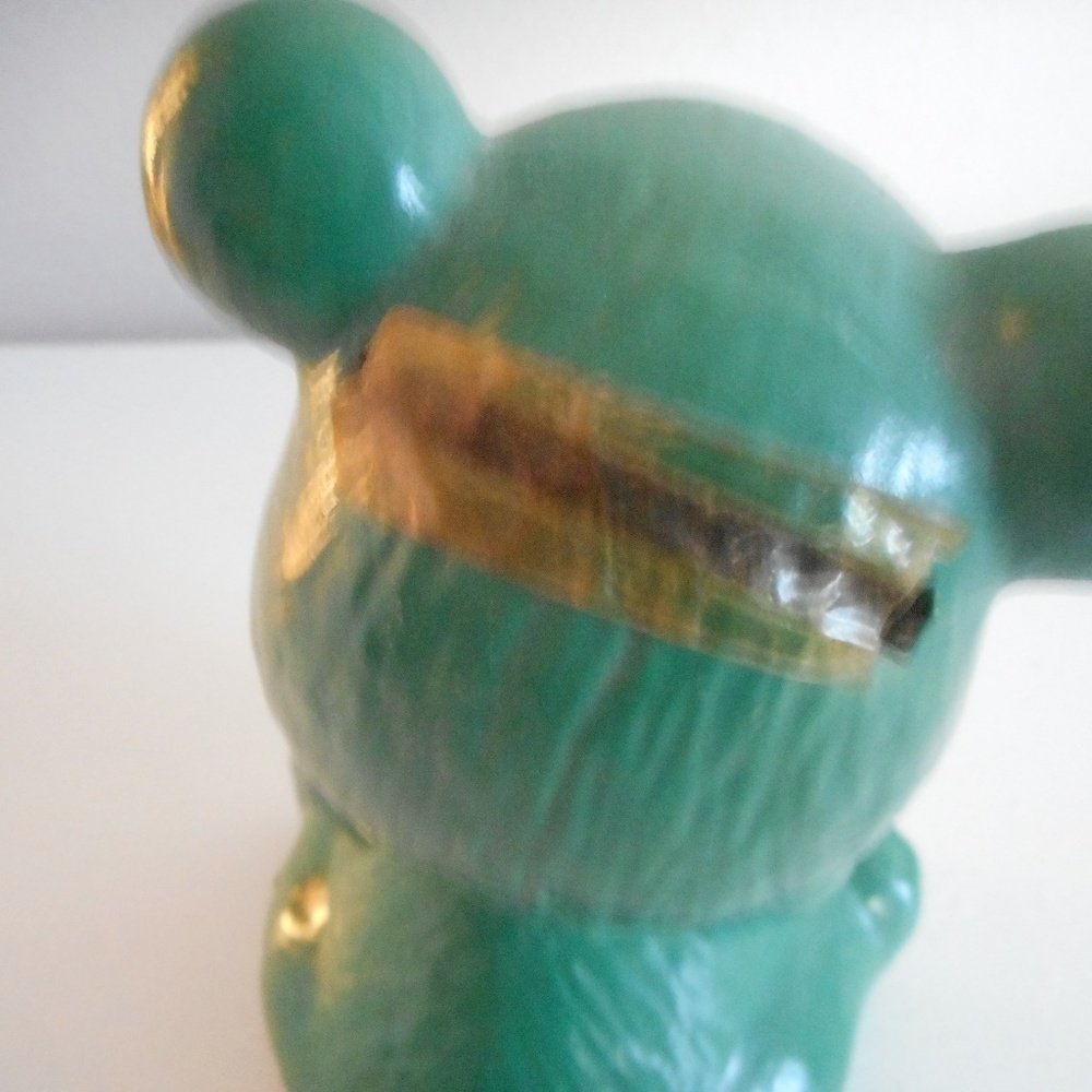 Vintage Chalkware or ceramic Green Bear Bank Shamrock - Picture 6 of 7